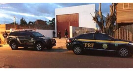 Operação em três
estados investiga rede de distribuição de cigarros contrabandeados - foto 3