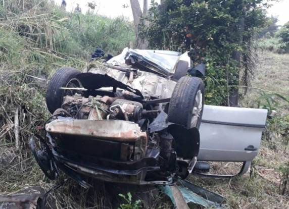 Colisão entre carro e carreta ocorreu próximo do 

acesso a Marques de Souza