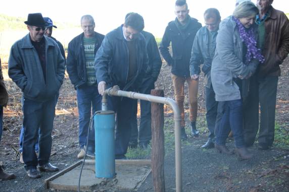 Obra era demanda antiga dos produtores rurais e foi inaugurada no sábado (16)