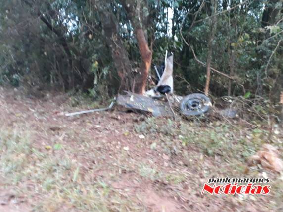 Saída de pista deixa dois feridos na RS 342 em 

Independência - foto 6