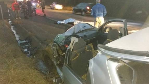 Duas pessoas morrem em acidente entre carro e moto em 

Videira - foto 3