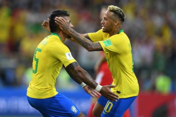 Paulinho e Thiago Silva marcaram os gols da Seleção em 

Moscou