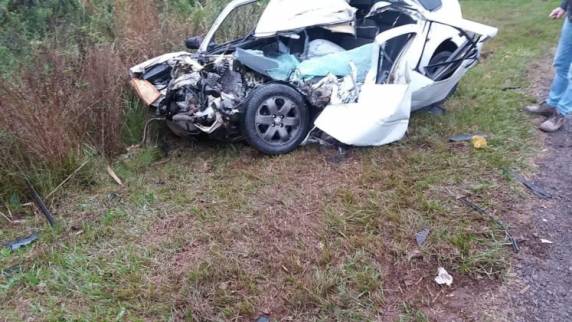 Colisão entre carro e caminhão deixa um morto na RSC-453, em Lajeado - foto 3