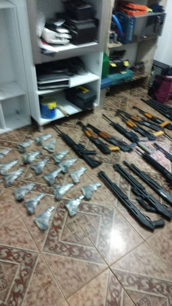 Polícia Civil faz grande apreensão de armas em Estrela - foto 2
