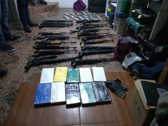 Polícia Civil faz grande apreensão de armas em Estrela - foto 5