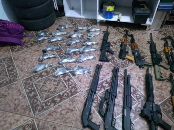 Polícia Civil faz grande apreensão de armas em Estrela - foto 3