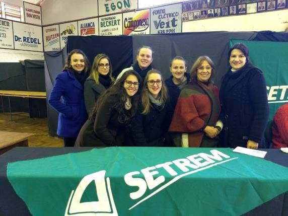 Oficina foi realizada por docentes e estagiárias durante o Seminário da Pastoral da Agricultura Familiar e do Direito à Terra