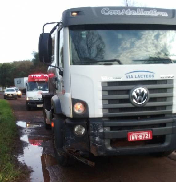 Colisão envolve caminhão e um veículo da prefeitura de Dr. Maurício Cardoso, em Santa Rosa - foto 2