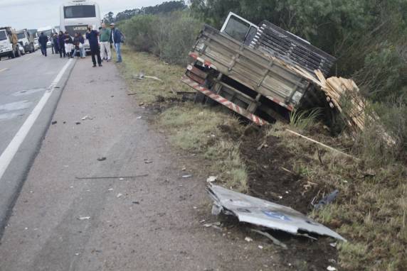 Acidente na BR-293 mata um homem e deixa duas crianças feridas - foto 4
