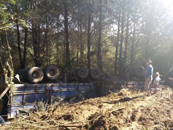 Acidente envolve dois caminhões na BR 287 em Jaguari - foto 5