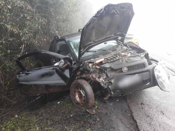 De acordo com a motorista de um dos carros envolvidos no acidente, motorista teria invadido a pista contrária, batendo nos dois outros 

veículos