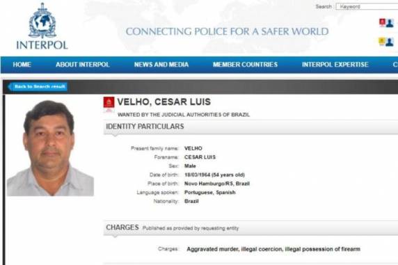ésar Luís Velho, de 54 anos, está com prisão decretada há 

10 meses, mas ainda não foi localizado