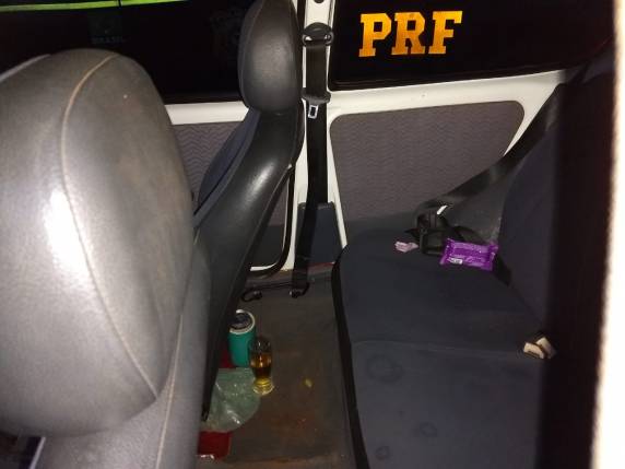 Abordagem foi realizada na BR 285 em virtude do veículo estar transitando com os faróis 

apagados e após ter realizado uma ultrapassagem em local proibido