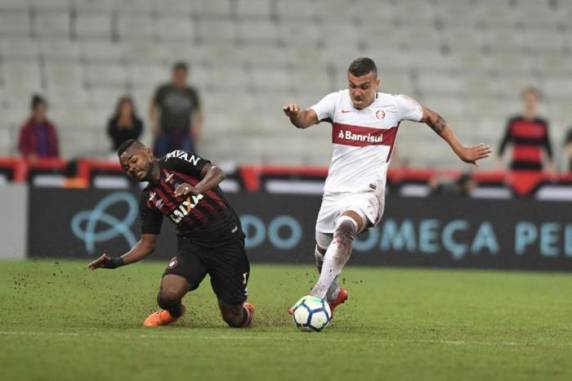 Potkker e Wellington Silva marcaram os gols da equipe de Odair Helmann
