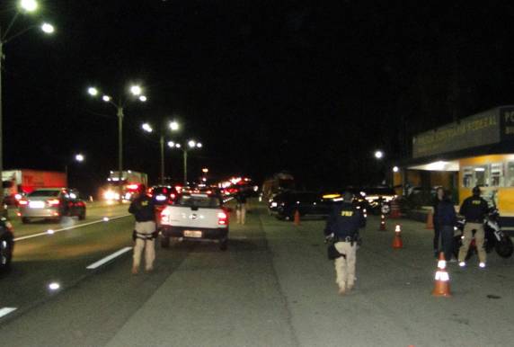 Fiscalização flagra 45 motoristas dirigindo sob efeito de álcool na BR 101 em Biguaçu - foto 4