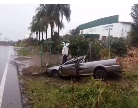 Gilson 

Walter (29), morador de Linha Geraldo, em Estrela, perdeu o controle da caminhonete Saveiro