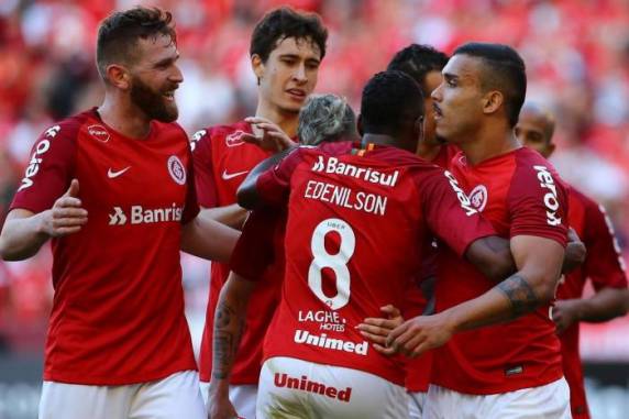 O 3 a 0 na tarde deste domingo coloca o time de Odair Hellmann momentaneamente na terceira colocação