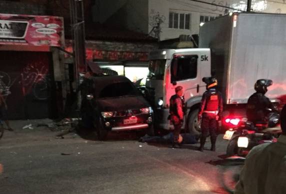 Homem que pilotava o veículo estava 

embriagado, segundo a Autarquia Municipal de Trânsito