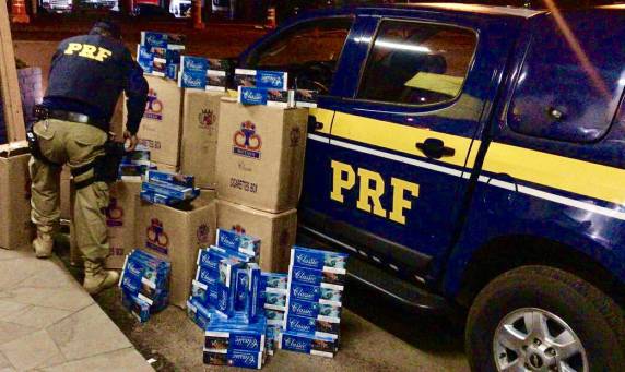 PRF apreende cigarro contrabandeado em meio a carga de óleo de soja - foto 2