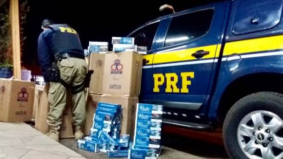 PRF apreende cigarro contrabandeado em meio a carga de óleo de soja - foto 3