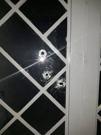 Bandidos disparam contra lotérica e ateiam fogo em outra - foto 4