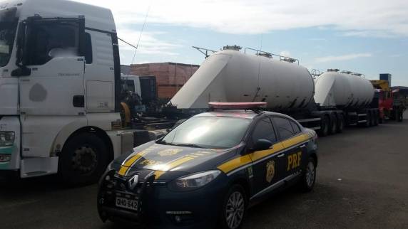 Fiscalização de peso flagra 26 toneladas de excesso na BR 101
em Araranguá - foto 2
