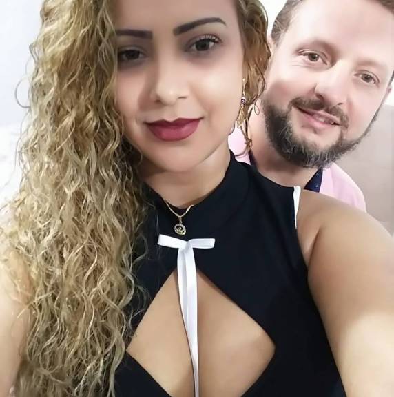 Grávida de 3 meses é encontrada morta enrolada em cobertor dentro de carro; marido é preso em SC