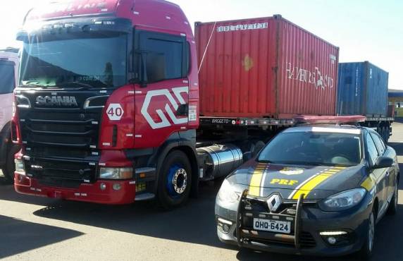 PRF flagra mais de 33 toneladas de excesso de peso em quatro caminhões na BR 101 em Araranguá - foto 3