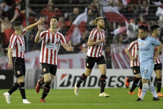 O time de Renato Portaluppi precisa apenas de uma vitória simples na partida de volta, dia 

28