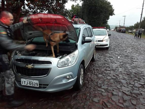 Brigada Militar prende mulher com veículo clonado, em Santa Rosa - foto 2