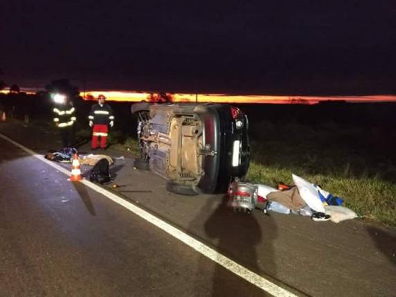 Homem e duas crianças morrem em acidente na BR-290, em
Eldorado do Sul - foto 2