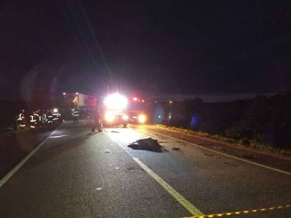 Homem e duas crianças morrem em acidente na BR-290, em
Eldorado do Sul - foto 3