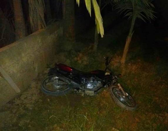 Jovem morre ao bater moto em poste em Vitor Meireles - foto 3