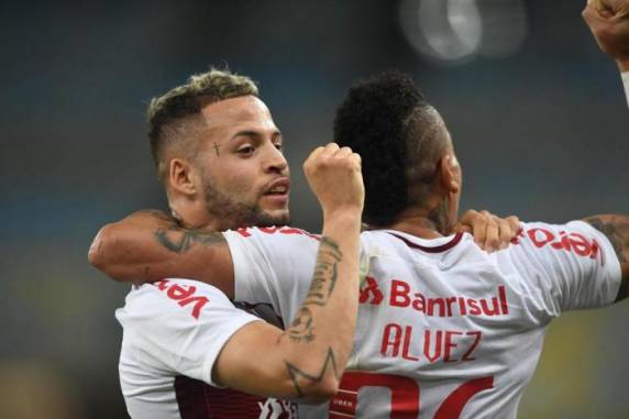 Nico 

López, duas vezes, e Jonatan Alvez marcaram os gols da partida