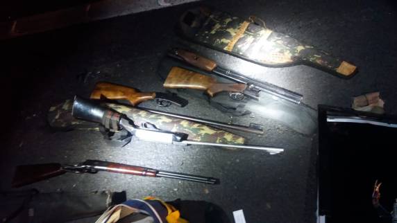 PRF encontra
armas, munições e objetos roubados ao atender acidente na BR 282 em Xaxim - foto 4