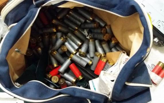 PRF encontra
armas, munições e objetos roubados ao atender acidente na BR 282 em Xaxim - foto 7