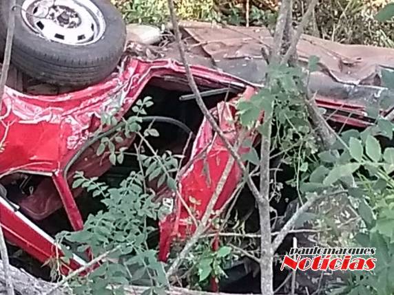 Veículo emplacado em Três de Maio sai da pista e deixa
quatro jovens feridos, na RS 307 - foto 3