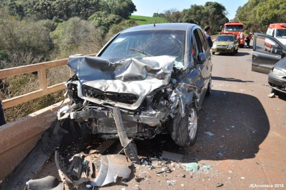 Acidente
em ponte deixa três mortos e três feridos na RS-223 - foto 4