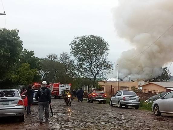 VÍDEO: Incêndio consome residência em Santo Ângelo - foto 3