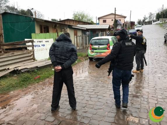DEFREC estoura boca de fumo em Passo
Fundo - foto 4
