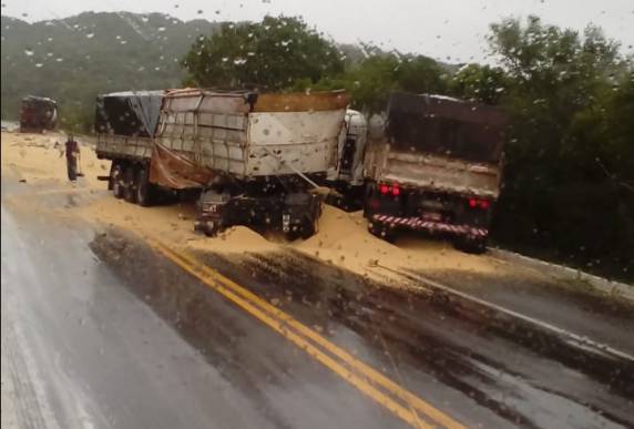 Acidente envolvendo caminhões na BR 392 deixa vítima fatal - foto 3