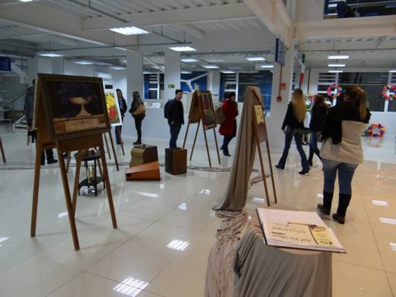 Mostra Art da Terra leva
história, arte e dança ao Campus da FAHOR - foto 3