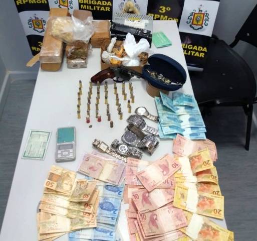 O acusado possui antecendentes