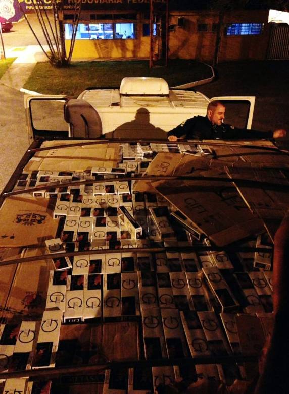 Mais meio milhão de cigarros contrabandeados são apreendidos esta madrugada no norte do estado - foto 3
