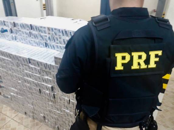 PRF
apreende veículo carregado com cigarro contrabandeado - foto 4