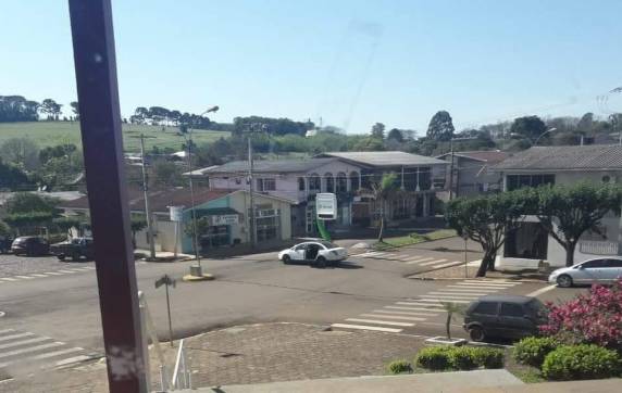 Criminosos fazem cordão humano durante ataque a bancos no
norte do RS - foto 3