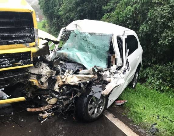 Condutor do automóvel morreu no local do acidente