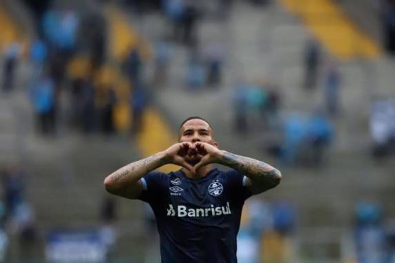 Centroavante marcou duas vezes. Alisson e 

André completaram o placar