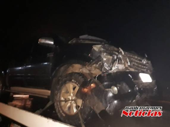 Motorista foge depois de se
envolver em acidente que deixou casal de idosos feridos, em Porto Mauá - foto 4