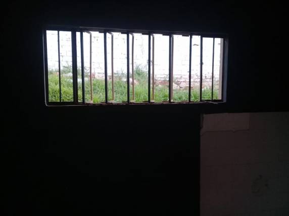 Vândalos danificam banheiros da quadra do bairro
Cohab, em Três de Maio - foto 3